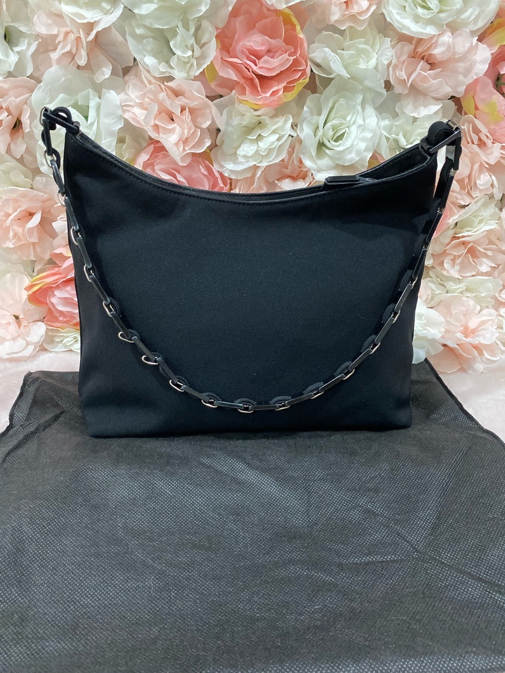 Salvatore Ferragamo Vara Chain Shoulder Bag